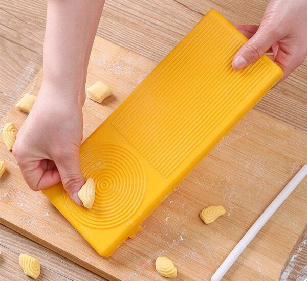 Cookies-Making-Mold